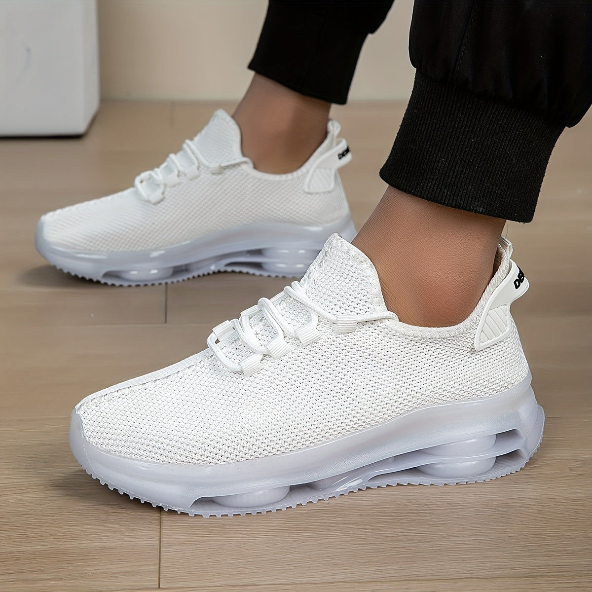 Nova Breeze knitted trainer