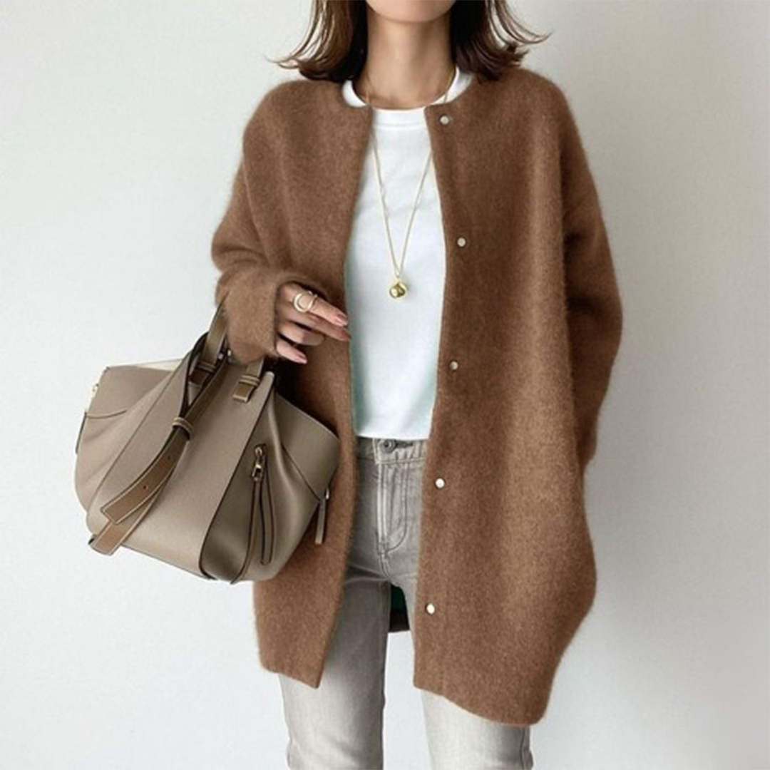 Sila | Elegant Cardigan with Classic Design