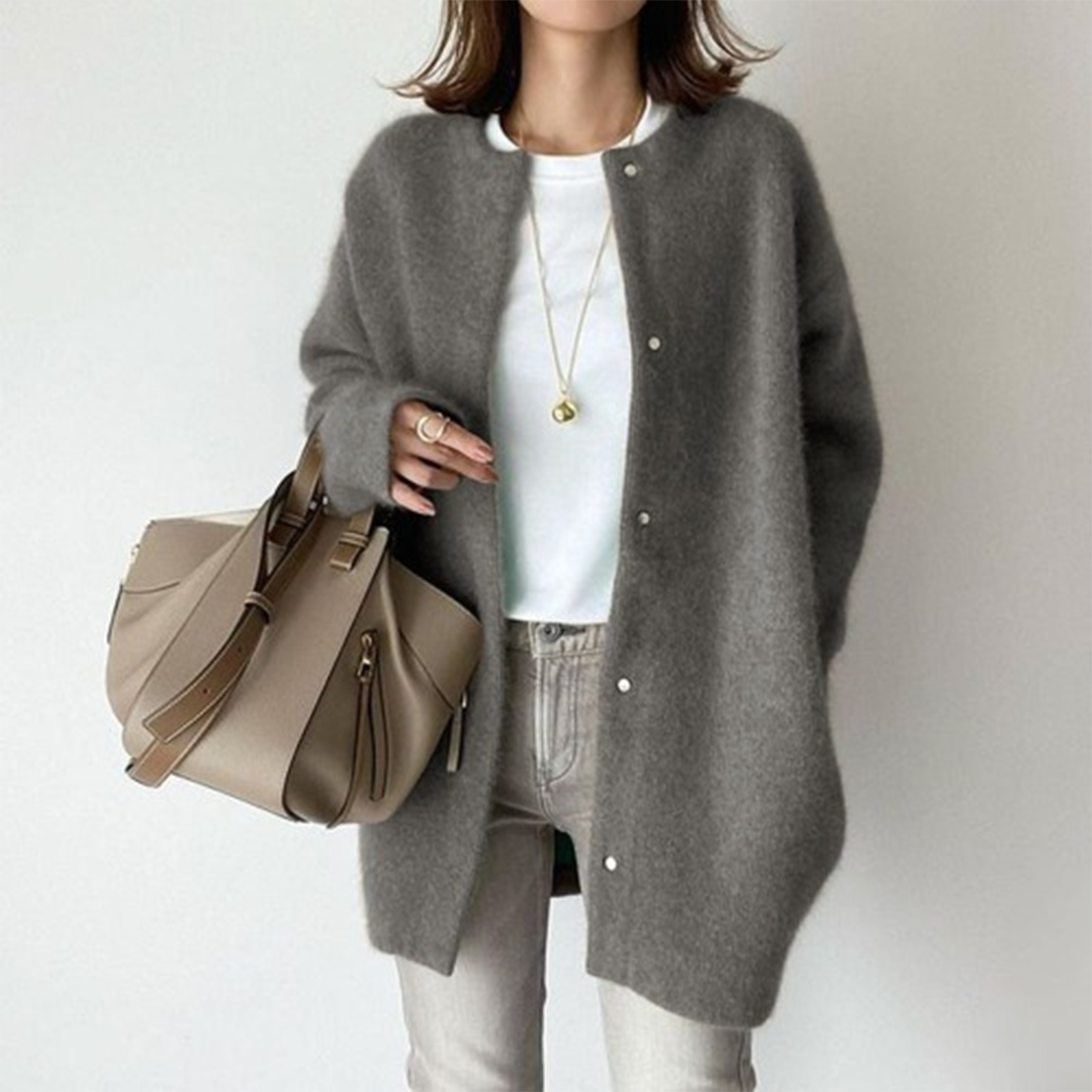 Sila | Elegant Cardigan with Classic Design