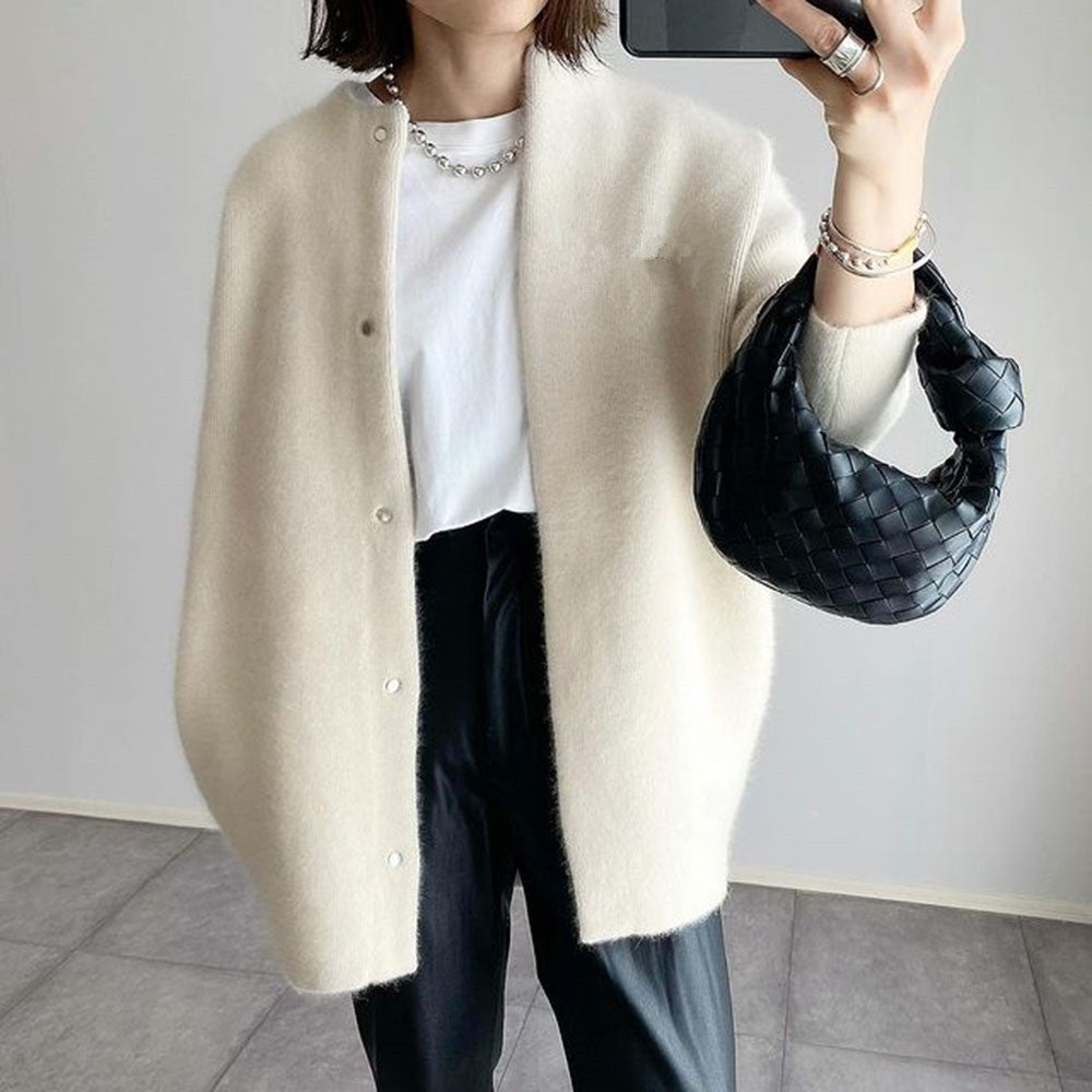 Sila | Elegant Cardigan with Classic Design